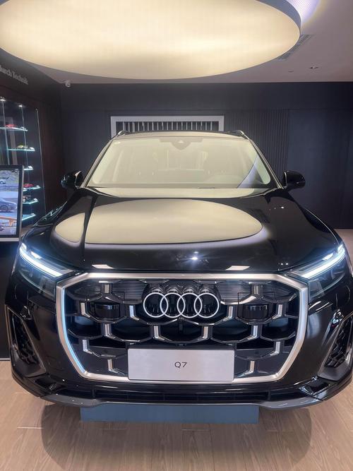 奥迪q7最新价格2023图片／奥迪q7最新价格2021款