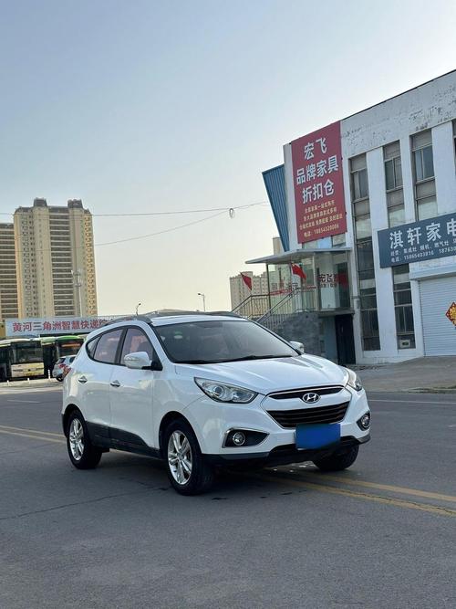 现代越野车ix35(13年现代ix35)