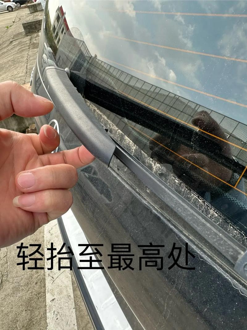 雨刮器怎么拆卸图解(气车雨刮器怎么拆卸图解)
