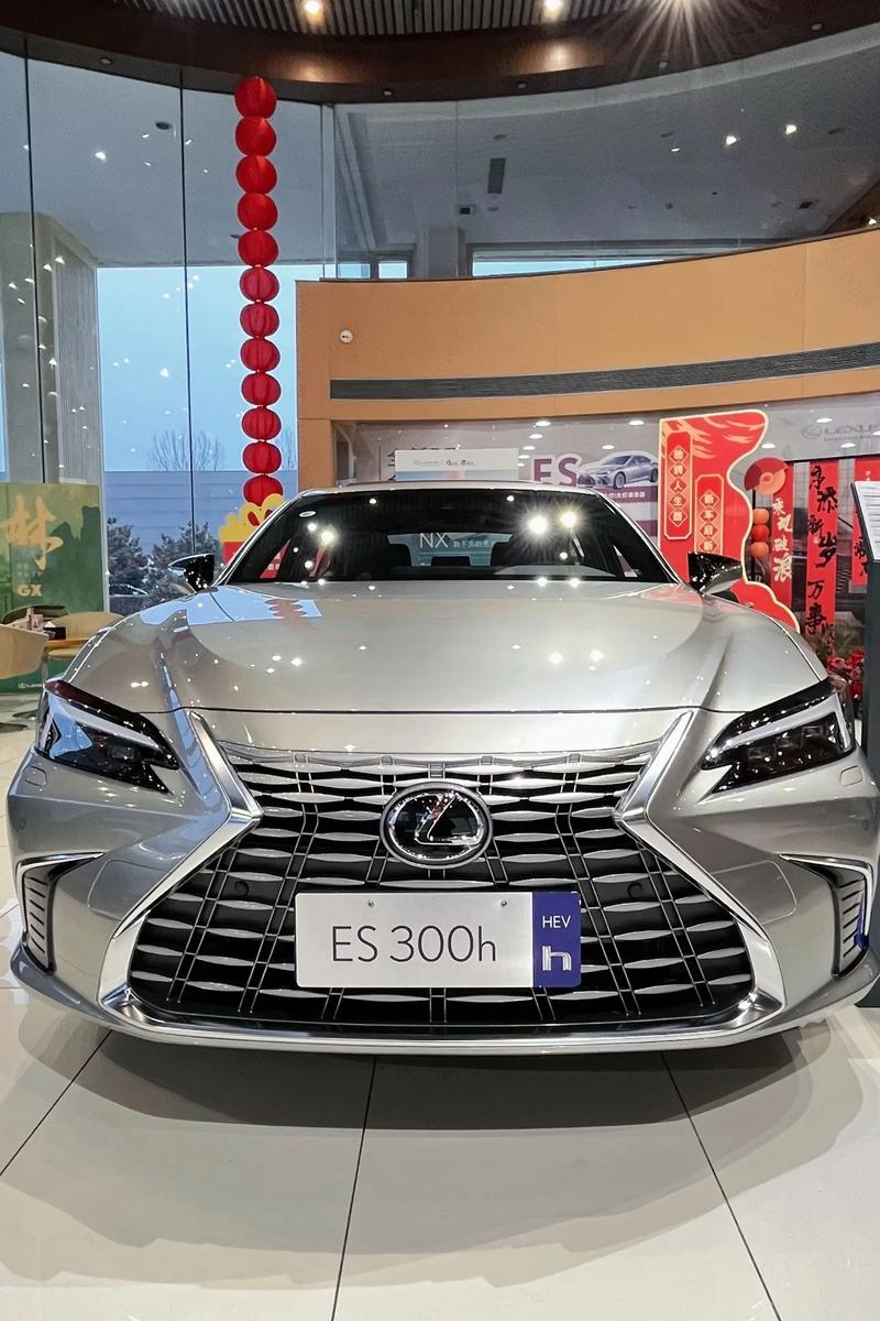 雷克萨斯es混动车型(雷克萨斯es油电混动版)