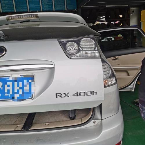 雷克萨斯lx400／雷克萨斯LX400起动机就车拆装步骤？